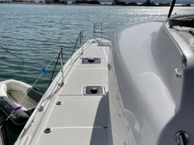 Hire Catamaran Lagoon with a boat licence
