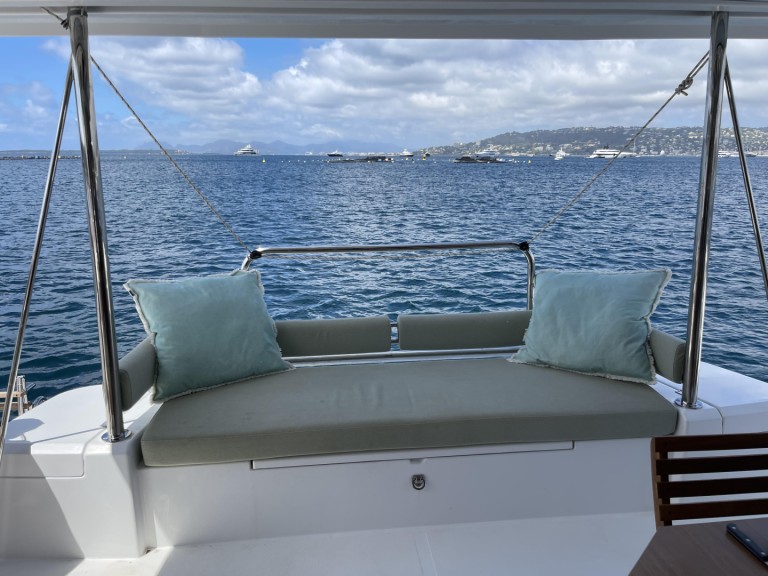 Catamaran hire in Cannes - Bali Bali 4.2
