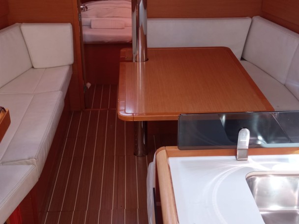 Charter a Jeanneau Sun Odyssey 379 in Skradin on Samboat