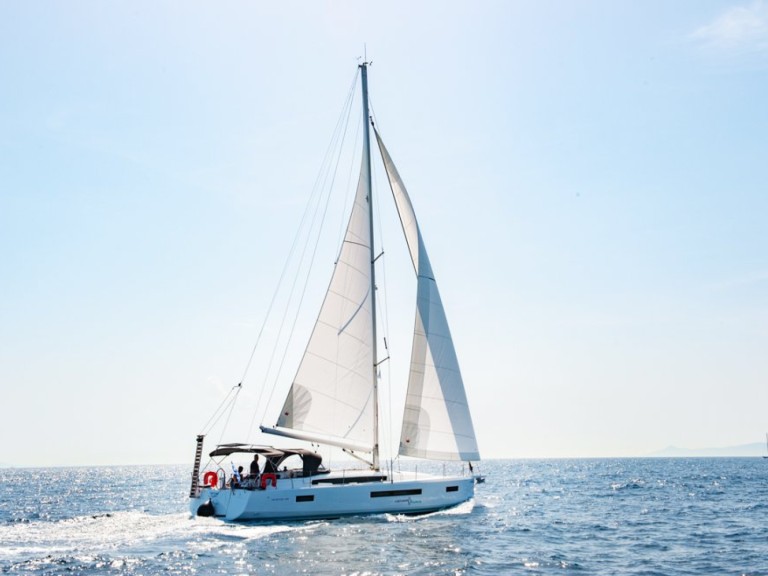 Charter a Jeanneau Sun Odyssey 490 in Alimos on Samboat
