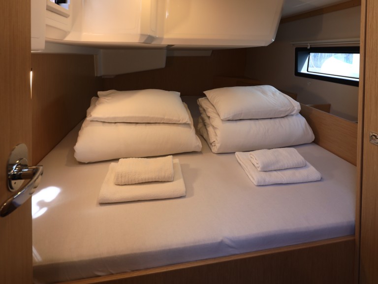 Yacht charter Zadar - Bavaria Bavaria C42 on SamBoat