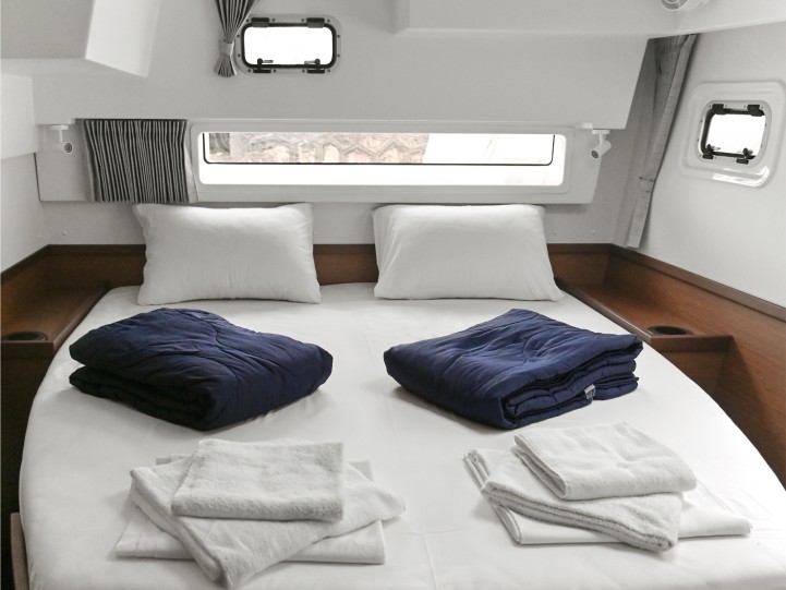 Hire Catamaran with or without skipper Lagoon Alimos