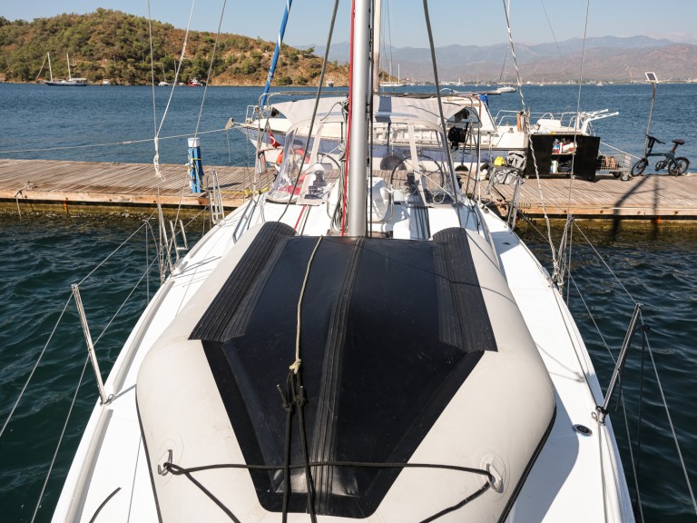 Hire Sailboat with or without skipper Bénéteau Fethiye