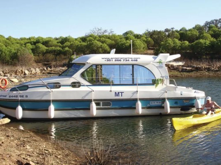 Canal boat hire in Joigny - Sedan 1010