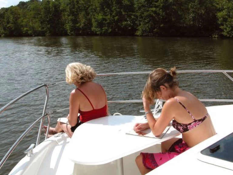 Hire Canal boat with or without skipper Confort Joigny