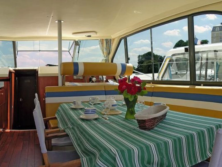 Hire Canal boat with or without skipper Sedan Joigny