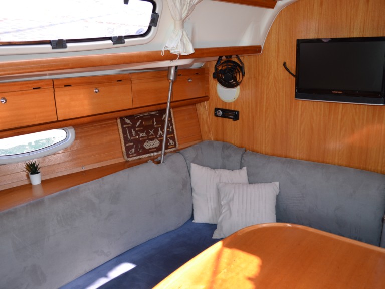 Sailboat to hire Primošten at the best price