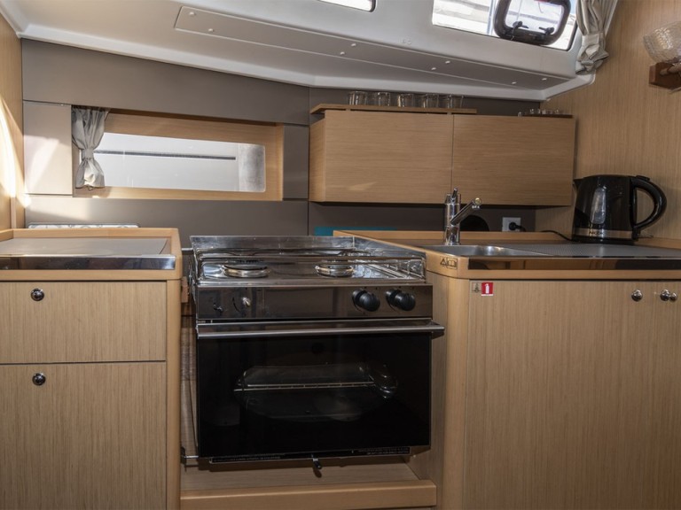 Hire Sailboat with or without skipper Bénéteau Port de Pollença