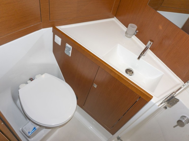 Hire Sailboat with or without skipper Bénéteau Port de Pollença