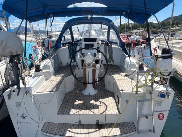 Charter a Jeanneau Sun Odyssey 319 in Cannigione on Samboat