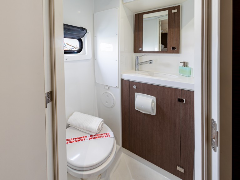 Hire a Bali Bali 4.8 Lefkáda