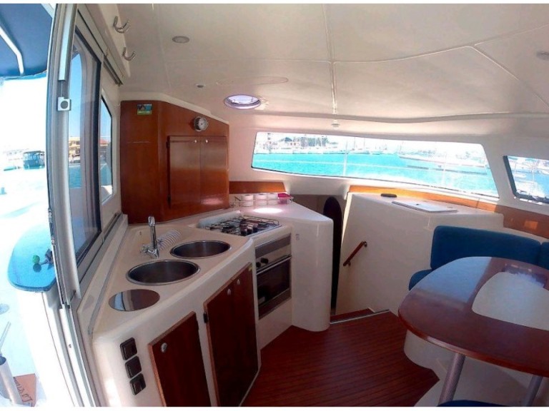 Catamaran hire in Primošten - Fountaine Pajot Lavezzi 40