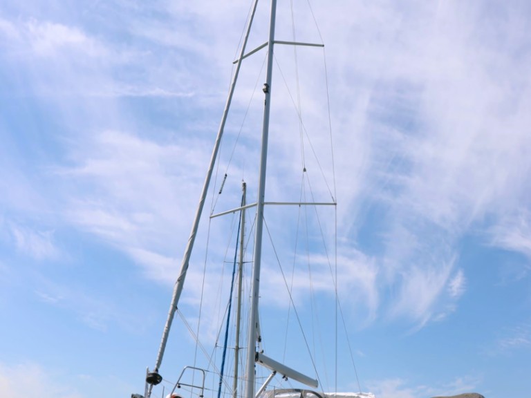 Charter a Bavaria Bavaria C38 in Palma de Mallorca on Samboat