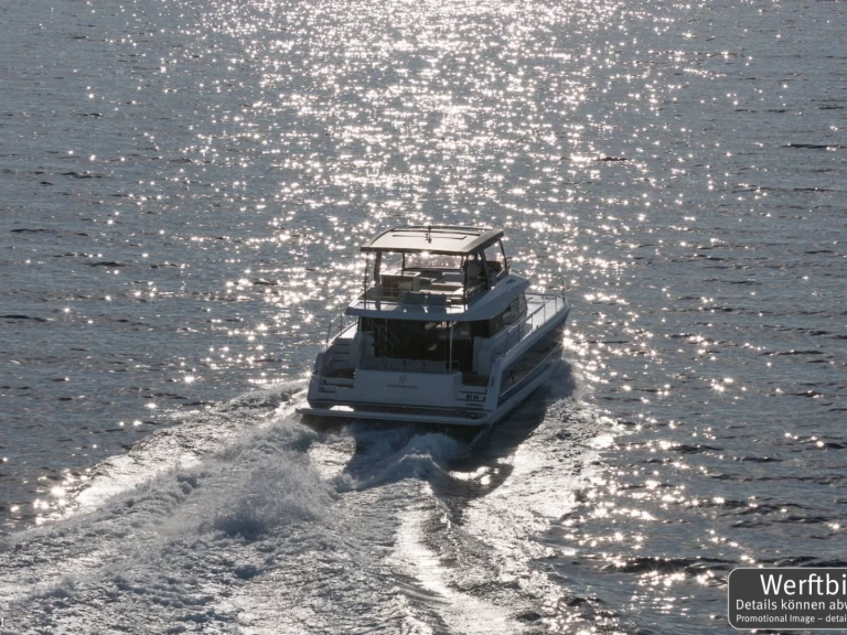 Hire Motorboat with or without skipper Fountaine Pajot Palma de Mallorca