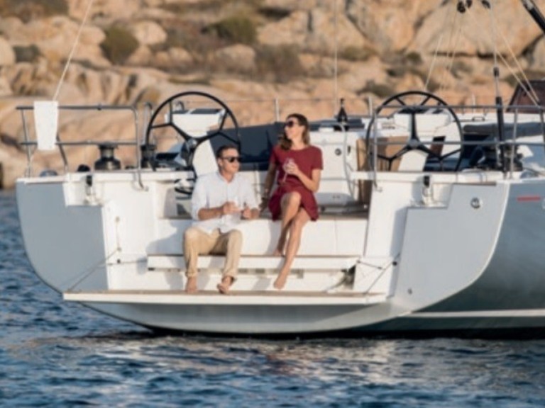 Hire a Bénéteau Oceanis 51.1 Alimos