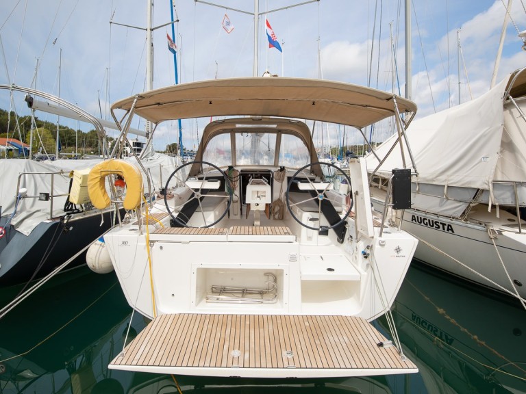 Hire Sailboat Dufour with a boat licence