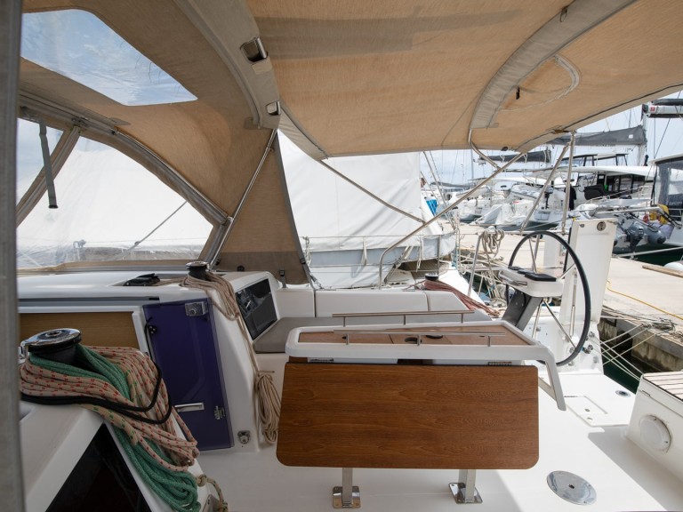 Charter a Dufour Dufour 360 Grand Large in Pomer on Samboat