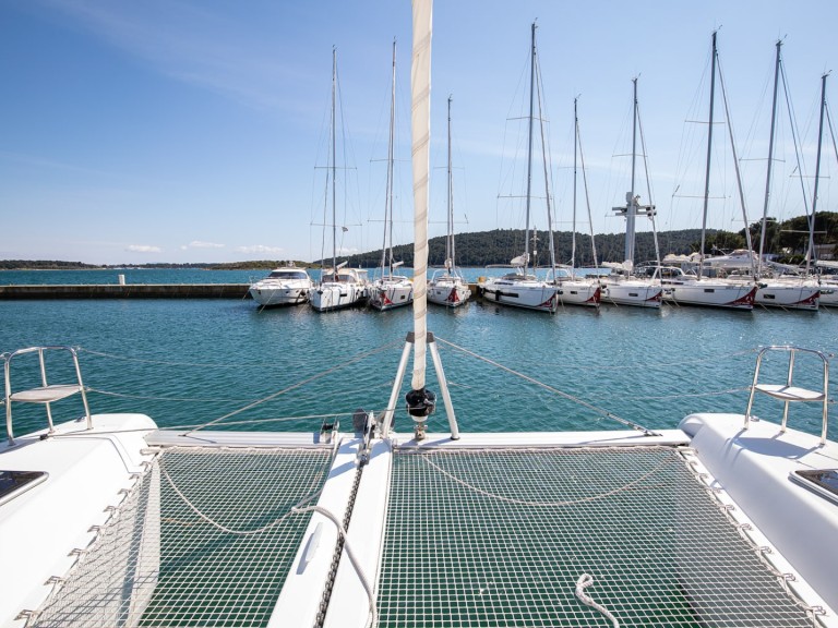 Yacht charter Pomer - Lagoon Lagoon 42 on SamBoat