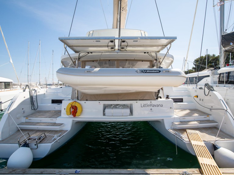 Hire Catamaran with or without skipper Lagoon Pomer