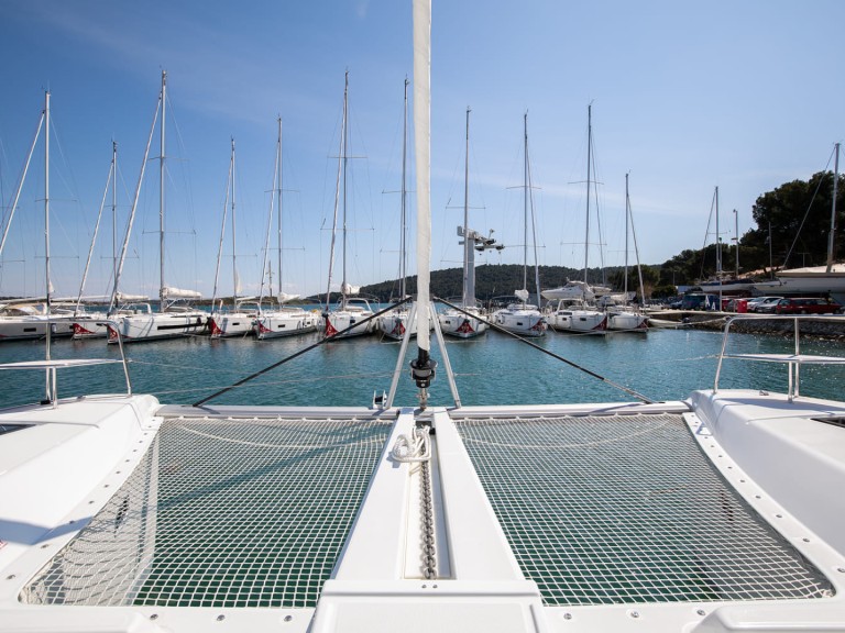 Yacht charter Pomer - Lagoon Lagoon 46 on SamBoat