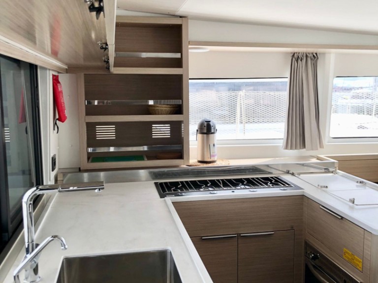 Yacht charter Pomer - Lagoon Lagoon 46 on SamBoat