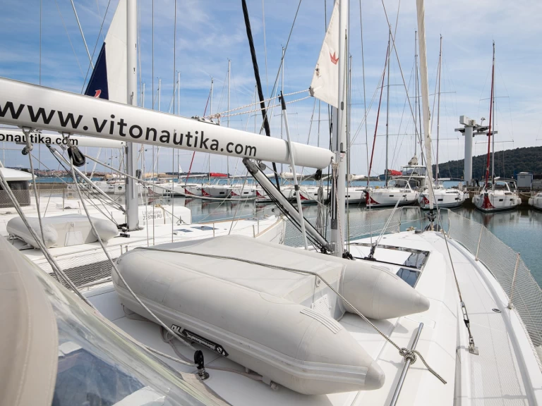 Yacht hire Pomer cheap Oceanis 46.1