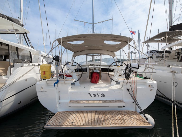 Charter a Bénéteau Oceanis 46.1 in Pomer on Samboat