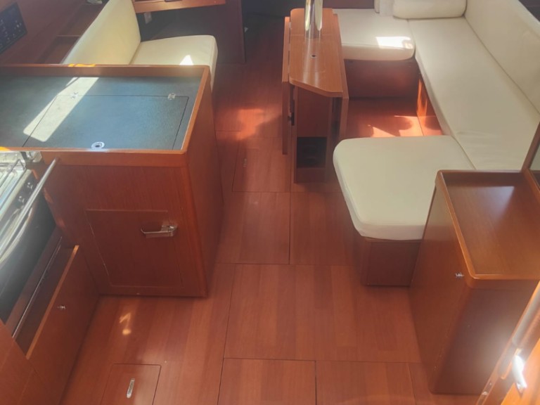 Charter a Bénéteau Oceanis 41.1 in Procida on Samboat