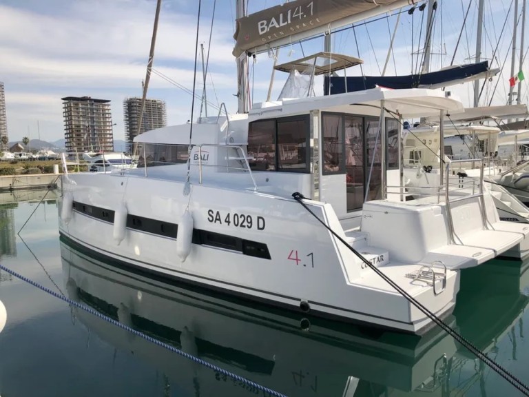 Charter a Bali Bali 4.1 in Castiglioncello on Samboat