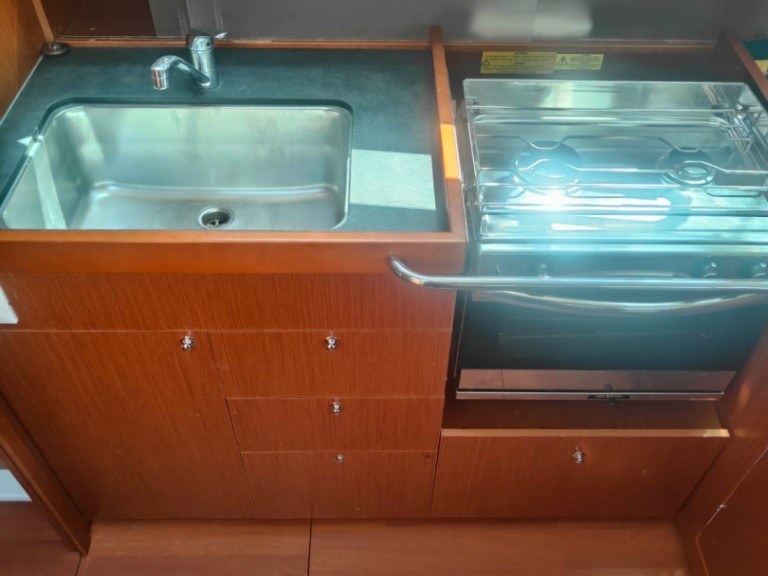 Sailboat hire in Procida - Bénéteau Oceanis 41.1