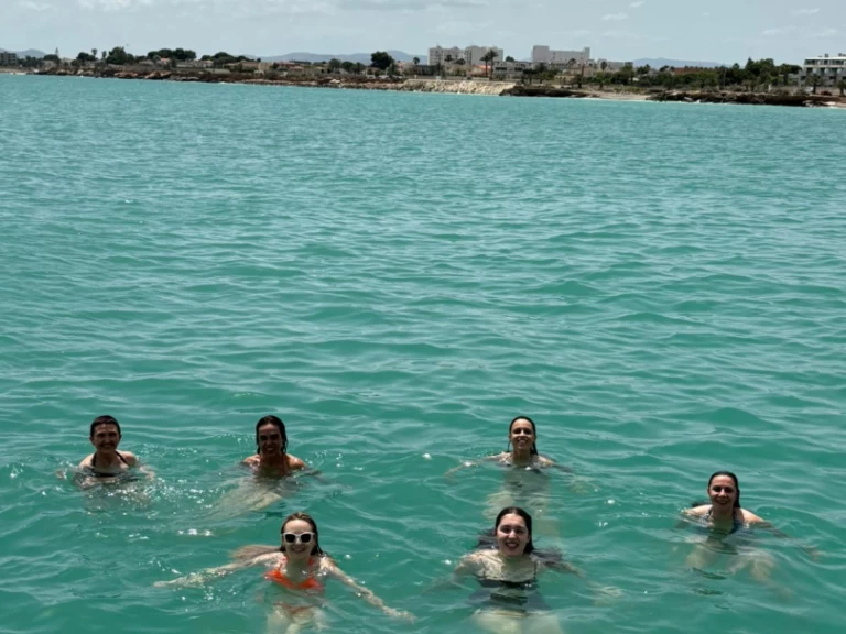 Charter a Lagoon Lagoon 410 S2 in Sant Antoni de Portmany on Samboat