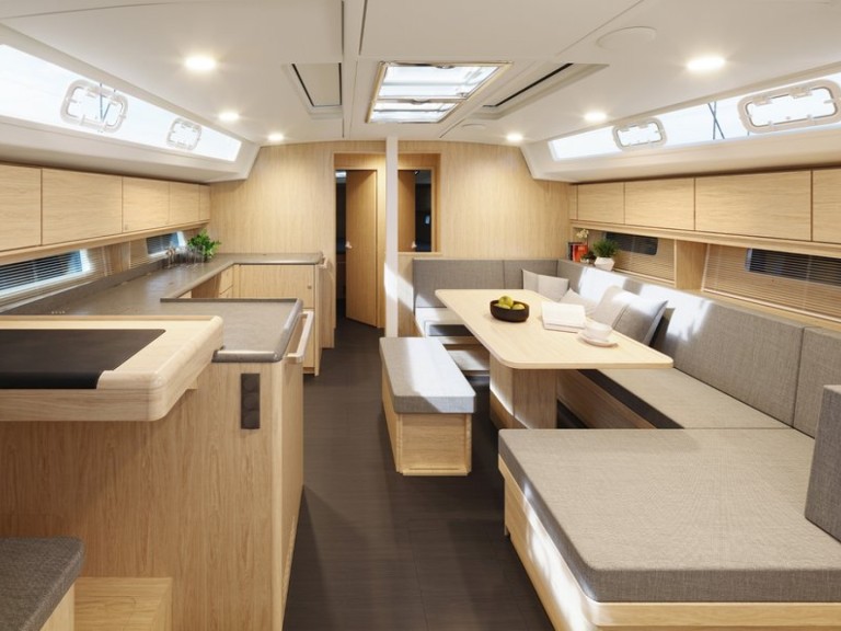 Hire Sailboat Bavaria with a boat licence