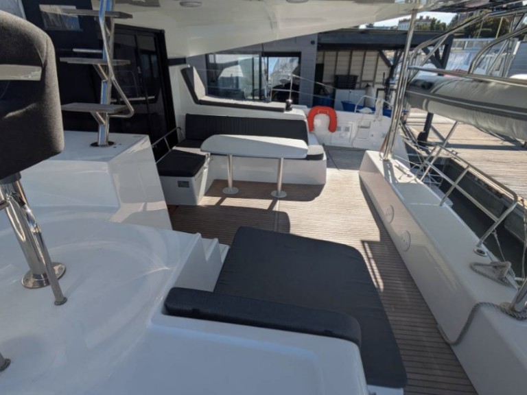 Yacht hire Bonifacio cheap Lagoon 42