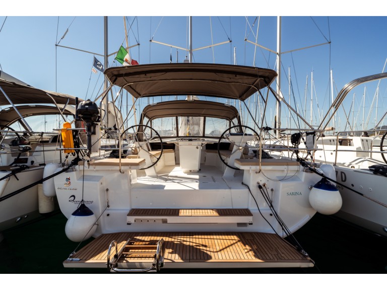 Hire Sailboat with or without skipper Bénéteau Olbia