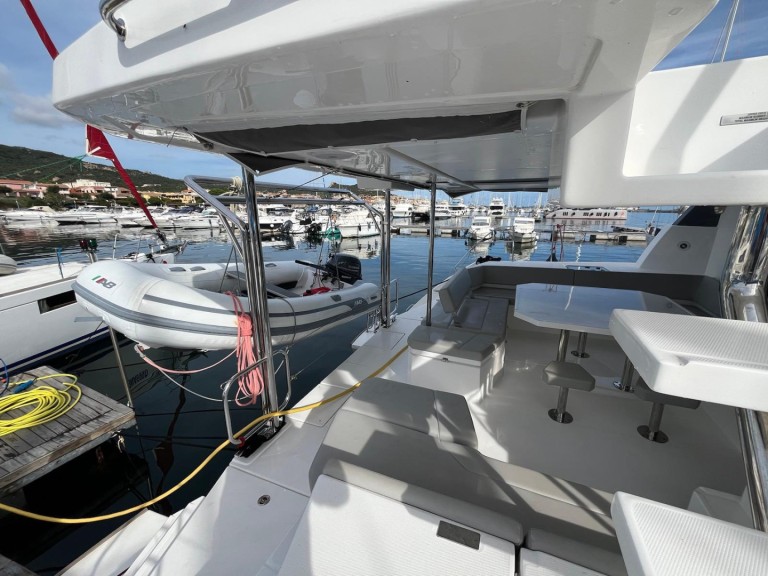 Yacht charter Cannigione - Robertson and Caine Leopard 50 on SamBoat