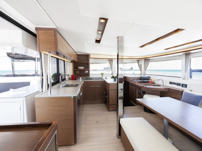 Yacht charter Alimos - Lagoon Lagoon 46 on SamBoat