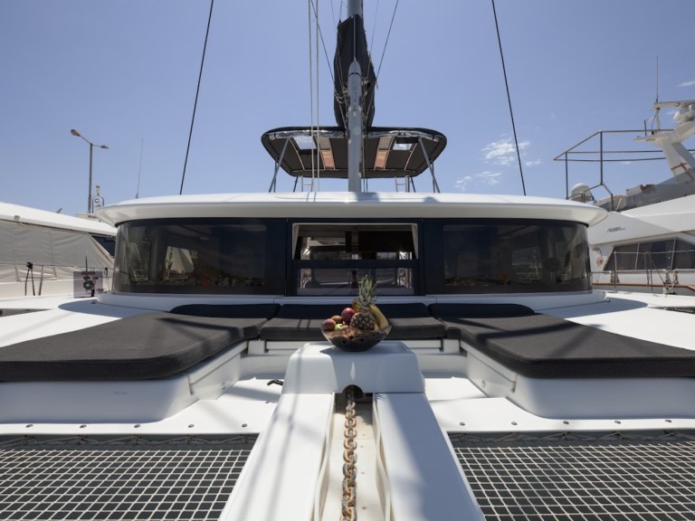 Hire a Lagoon Lagoon 46 Alimos