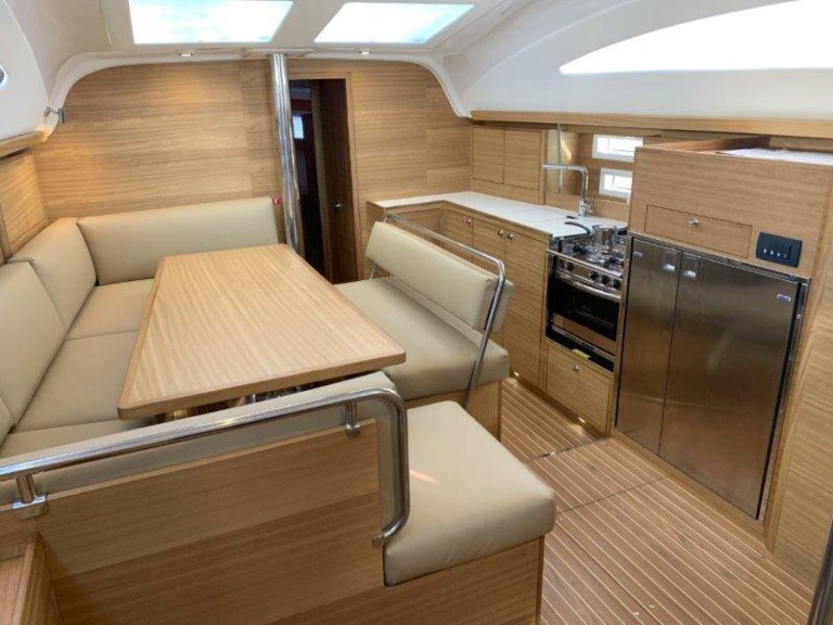 Yacht hire Pula cheap Impression 45.1