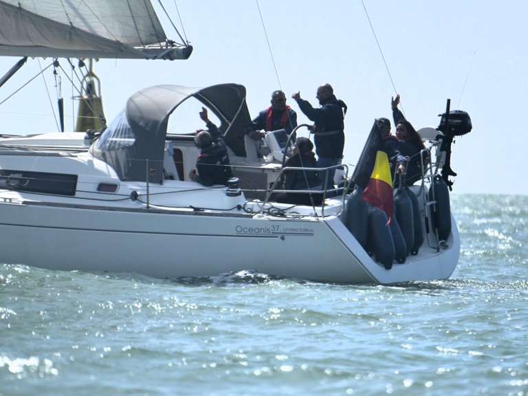 Yacht hire Nieuwpoort cheap Oceanis 34