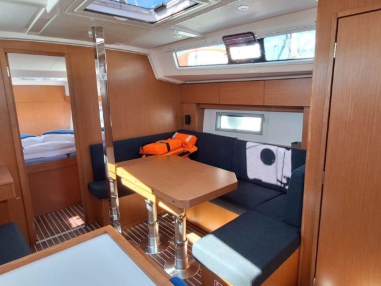 Hire Sailboat with or without skipper Bavaria Trogir