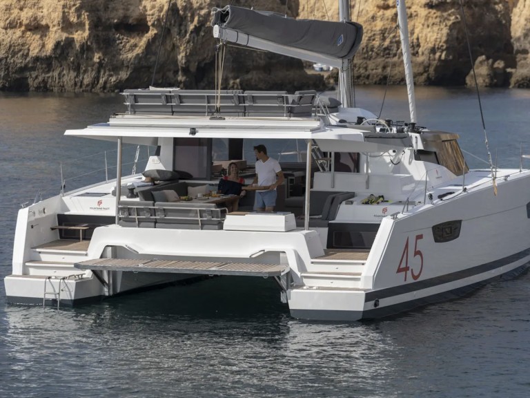 Hire Catamaran Fountaine Pajot with a boat licence