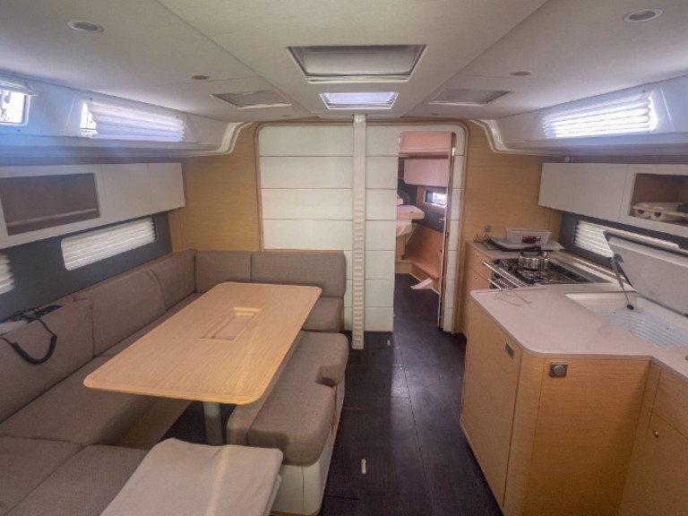 Yacht hire Hyères cheap DUFOUR 41