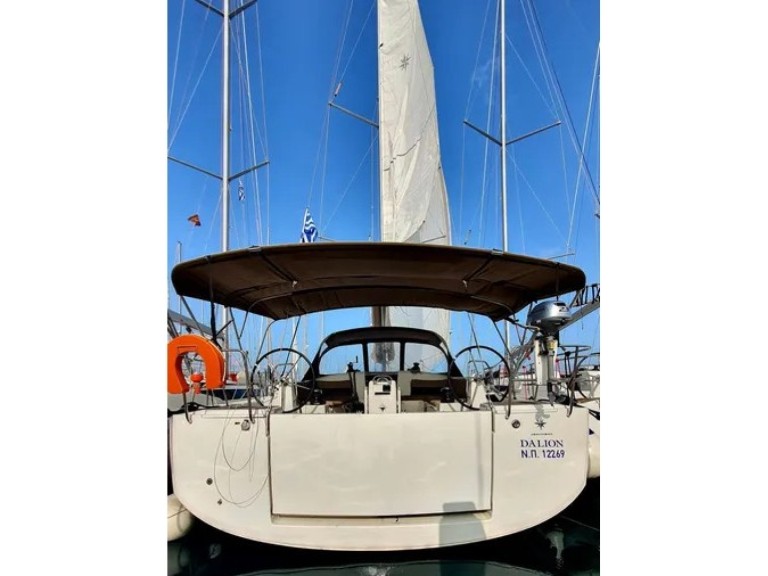 Sailboat to hire Gouvia at the best price