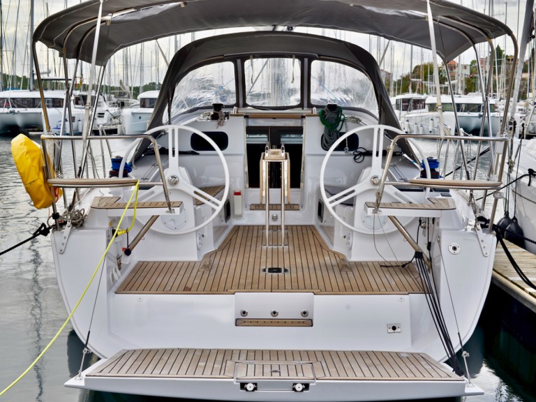 Hire Sailboat with or without skipper Elan Šibenik