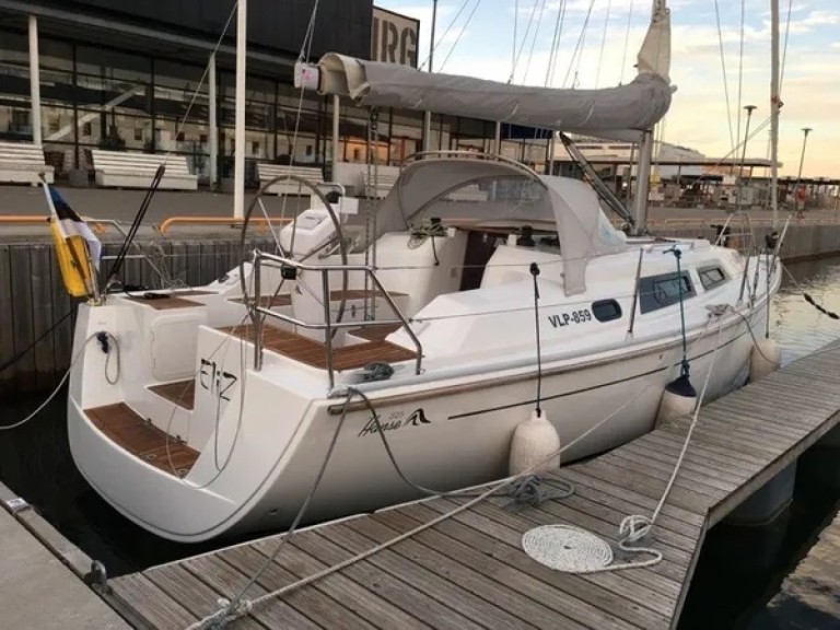 Sailboat hire in Tallinn - Hanse Hanse 325