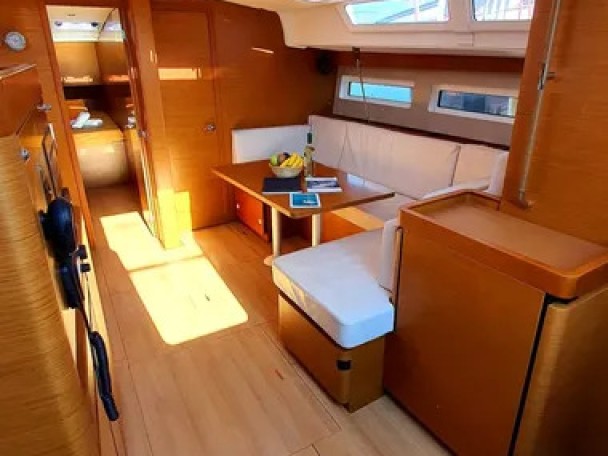 Hire Sailboat with or without skipper Jeanneau Gouvia