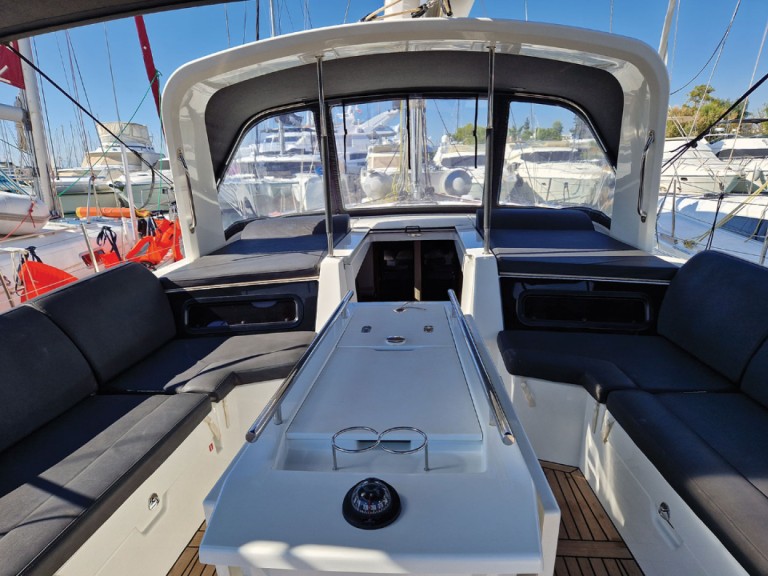 Hire Sailboat Bénéteau with a boat licence