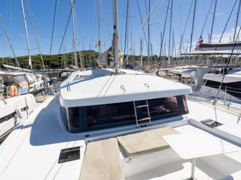 Catamaran to hire Saint-Mandrier-sur-Mer at the best price