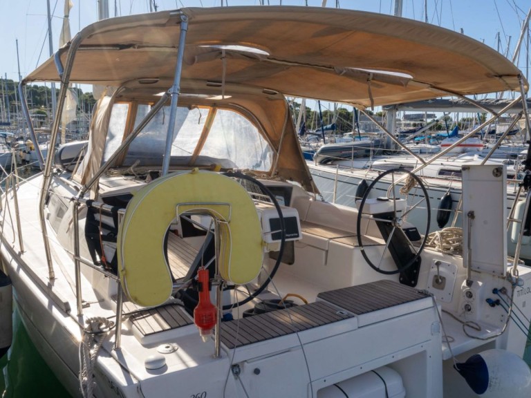 Sailboat hire in Saint-Mandrier-sur-Mer - Dufour Dufour 360 Grand Large