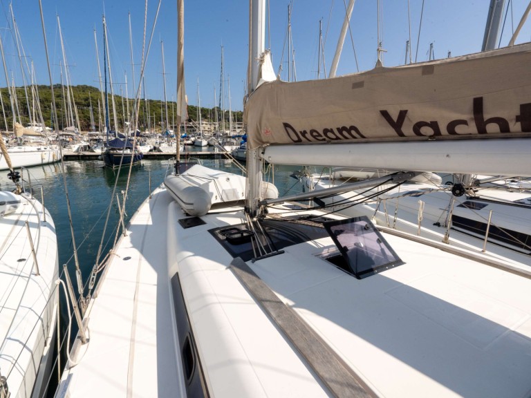 Hire a Dufour Dufour 460 Grand Large Saint-Mandrier-sur-Mer